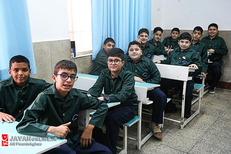 نواخته شدن زنگ آغاز سال تحصیلی در دبستان امام صادق (ع)