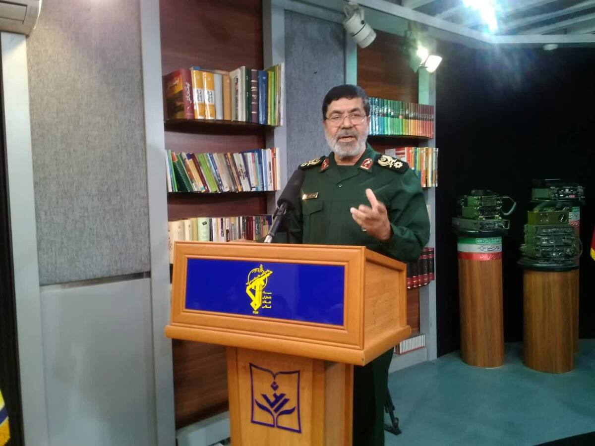 انقلاب اسلامی میدان بروز استعداد‌های پنهان بود/ برخی کشور‌ها برای داشتن یک قهرمان ما، افسانه‌سازی می‌کنند