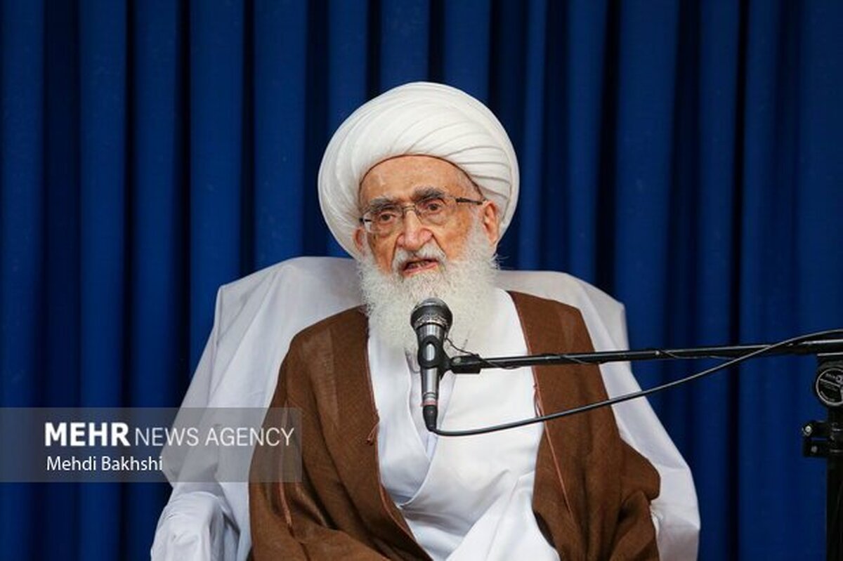 سکوت در برابر کمرنگ شدن واجبات الهی جایز نیست
