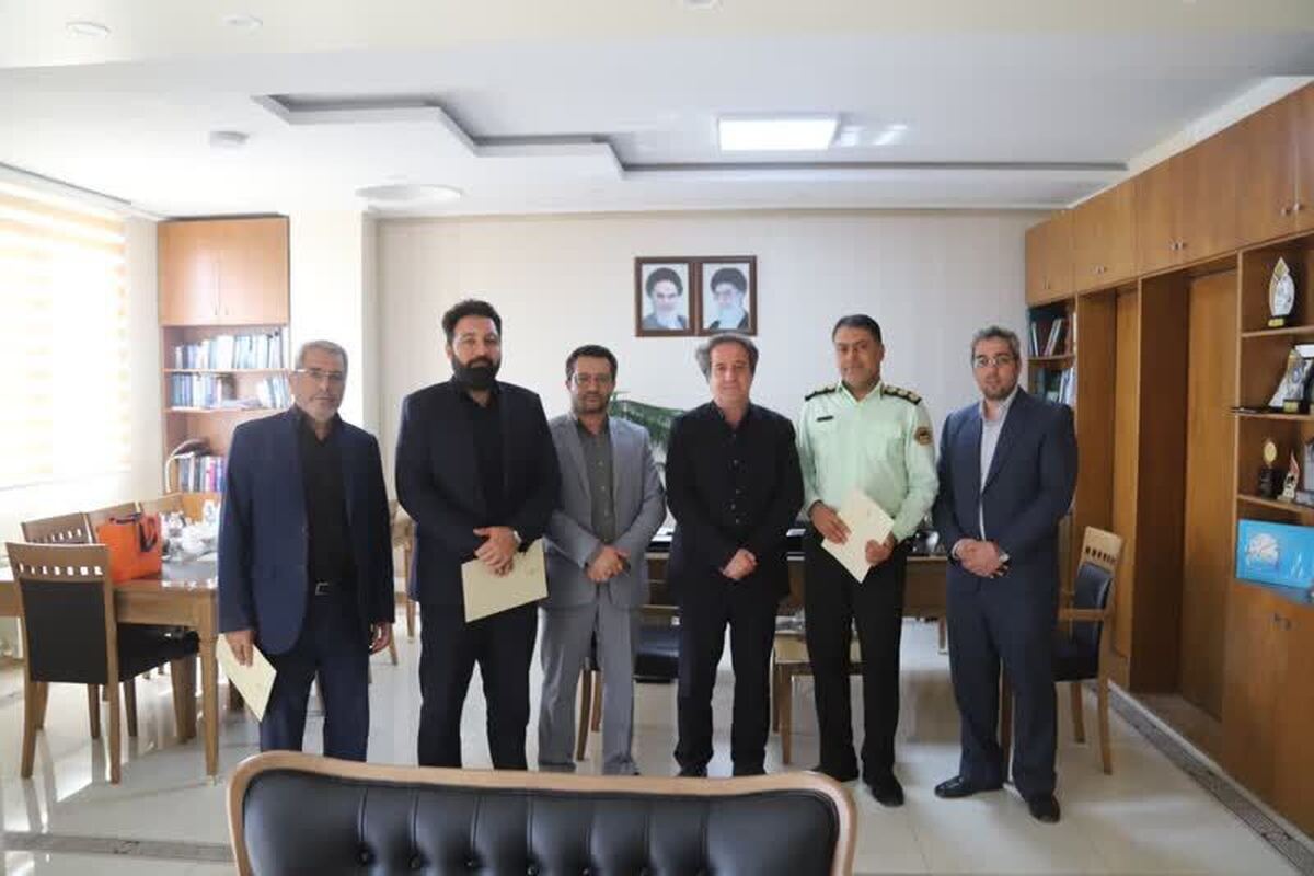 تجلیل از فرمانده یگان حفاظت و همکاران جانباز در اداره کل راه و شهرسازی استان البرز