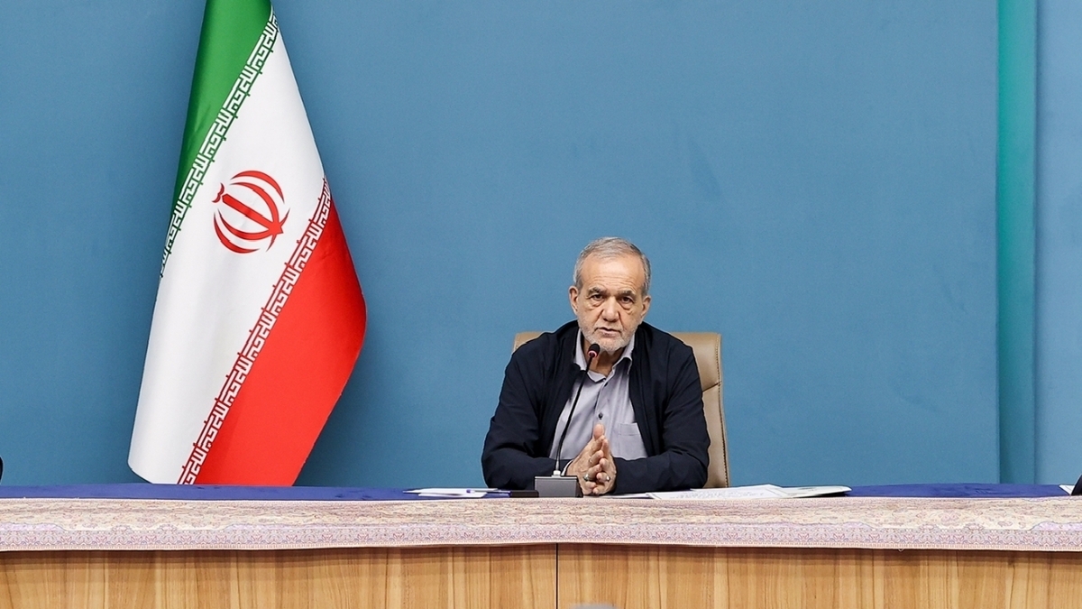باید به گونه‌ای پیش برویم که هیچ کارخانه‌ای با کمبود برق مواجه نشود