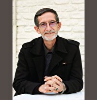 هر روز در فلکه ساعت مقابل قشون‌کشی خلق مسلمان می‌ایستادیم!