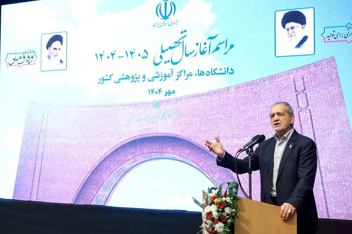 اگر نخبگان به میدان بیایند، دشمن هیچ غلطی نمی‌تواند بکند