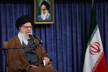 رهبر انقلاب: ادعای رئیس جمهور آمریکا مبنی بر طرفداری از ملت ایران، دروغ است/ ملت ایران زیربار تحمیل به اسم معامله نمی‌رود