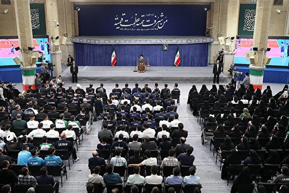 رهبر انقلاب: موشک ایرانی ساخت جوان ایرانی و شناسنامه او است
