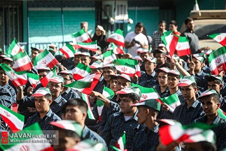 آیین نواختن زنگ ایثار و مقاومت در مدارس
