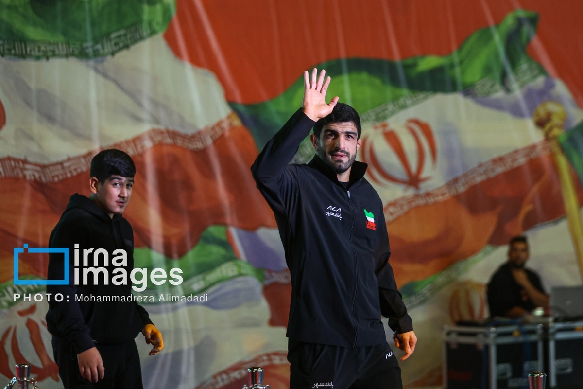 پرداخت پاداش کشتی‌گیران با حضور معاون ریاست جمهوری و وزیر ورزش