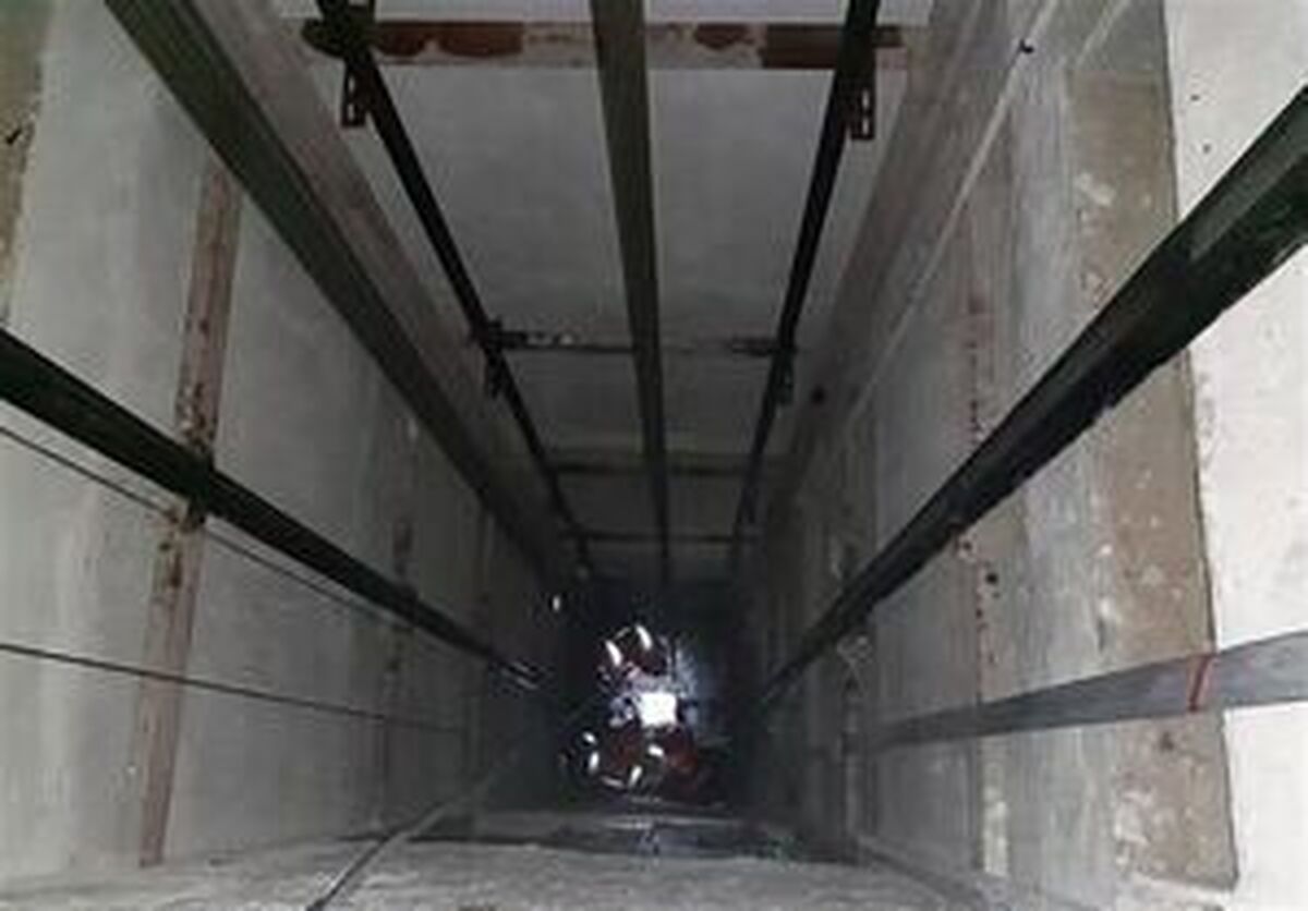 نجات معجزه‌آسای جوان ۲۲ ساله از عمق گودال