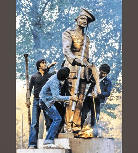 آنها تیر انداختند، ما فریاد زدیم دانش‌آموزی در خون غلتید!