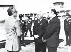 «بی‌ادبی» در جامعه ادبی ایران