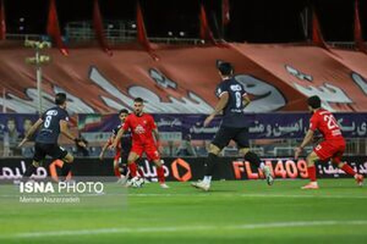 مخالفت پرسپولیس با دربی بدون تماشاگر/ اراک و شیراز گزینه‌های نهایی