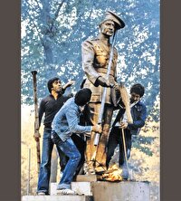 آنها تیر انداختند، ما فریاد زدیم، دانش‌آموزی در خون غلتید!