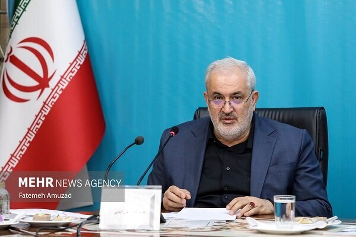 علی آبادی: وزارت نیرو ۱۱ هزار مگاوات برق پاک به شبکه می‌افزاید