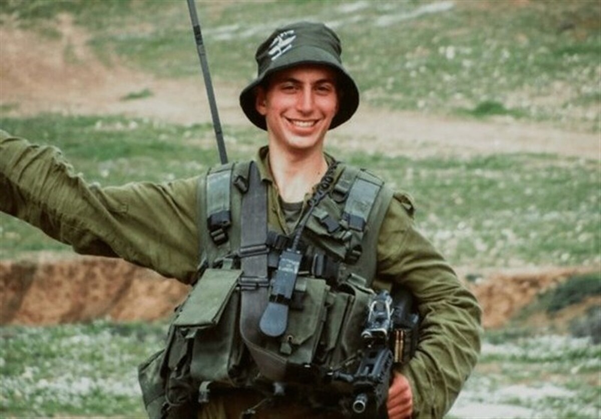 پیدا شدن بقایای جسد اسیر صهیونیست در غزه پس از ۱۱ سال اسارت