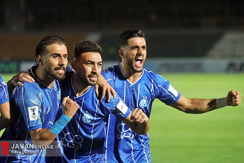 دیدار تیم‌های فوتبال استقلال و الوحدات