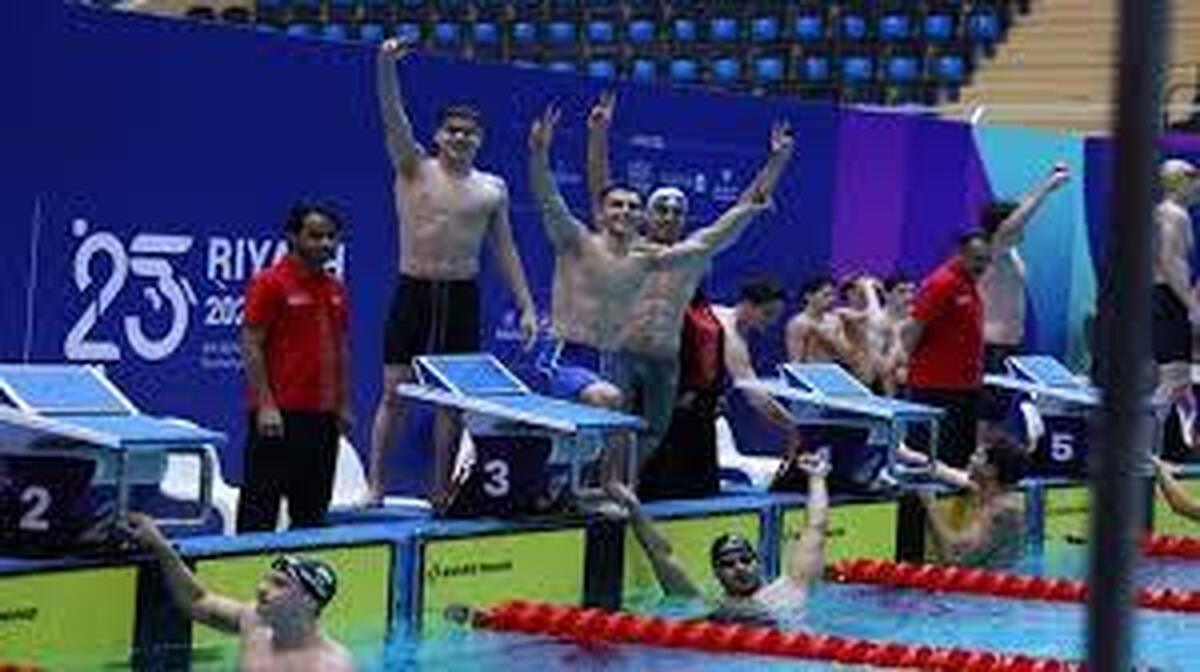 برنز شنای تیمی به ایران رسید