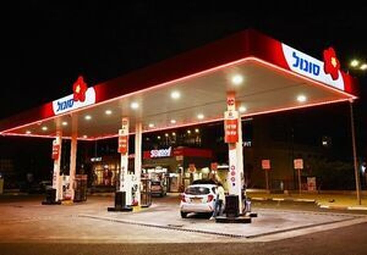 پاک‌نژاد اخبار پیرامون تغییر سهمیه و قیمت بنزین را رد نکرد