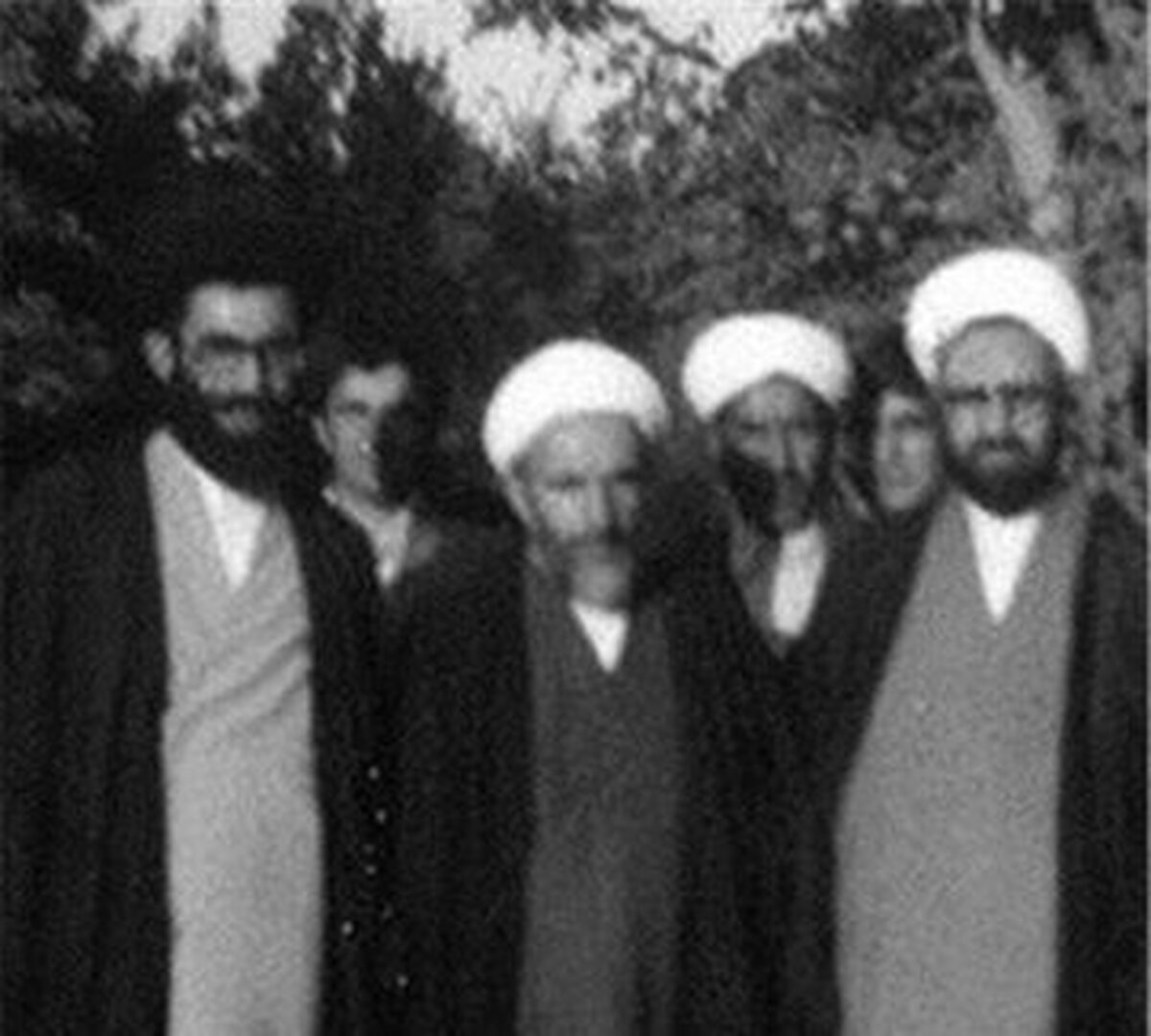 شهید مطهری: ما کمتر نمونه ارزنده‌ای، چون خامنه‌ای داریم