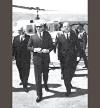 بیماری، مظلوم‌نمایی و توطئه انگاری بهانه‌های هوشنگ برای نطق عذرخواهی شاه