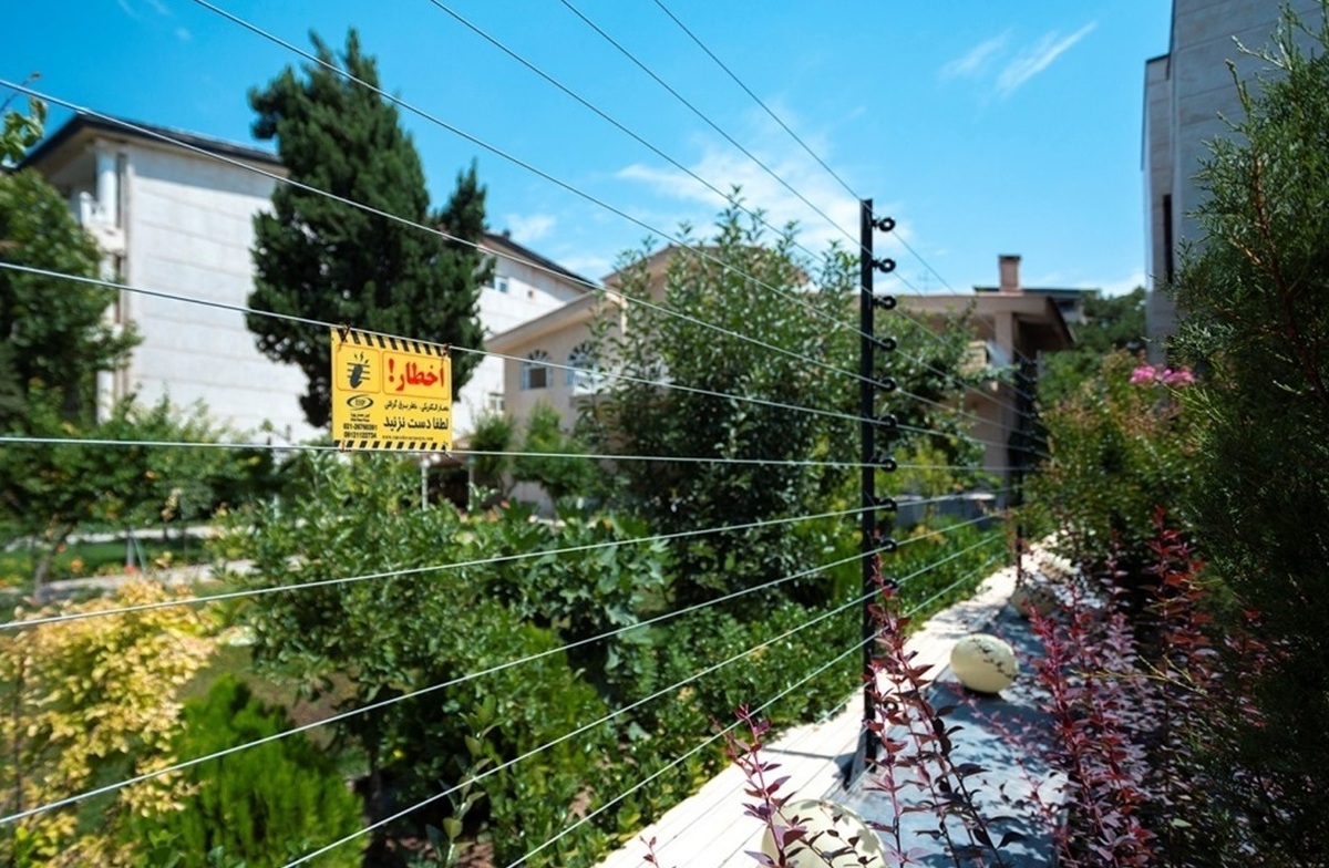 نقره‌داغ ویلا‌ها و باغ‌های برق دزد