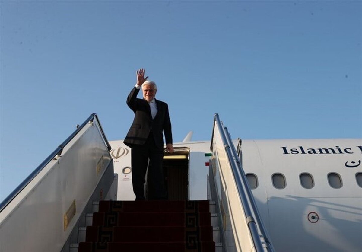 عارف تهران را به مقصد مسکو ترک کرد