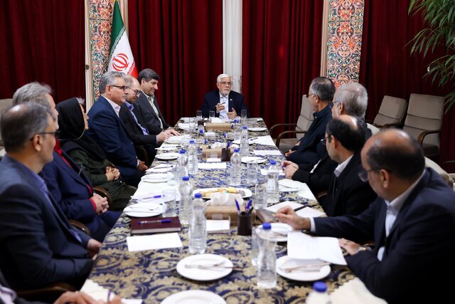 در دهه‌های اخیر نوعی قهر اعلام‌نشده علوم اجتماعی و انسانی با نظام حکمرانی وجود داشته است