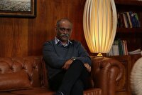 نادر فلاح با نمایش «رقص پا» همراه شد