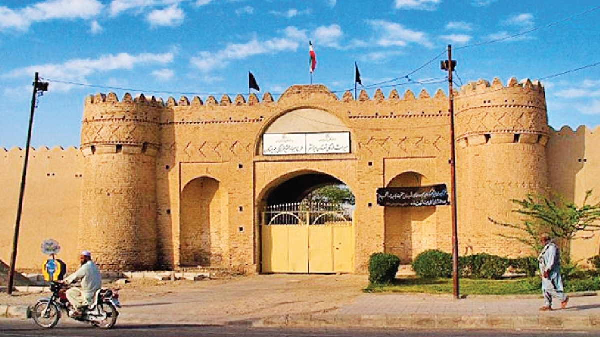 بازسازی و مرمت بنای تاریخی قلعه ناصری بلوچستان