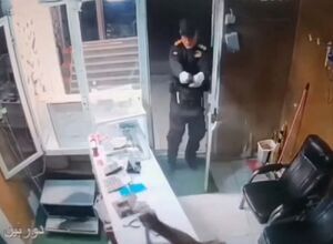 توضیح درباره فیلم سرقت از طلافروشی با لباس پلیس