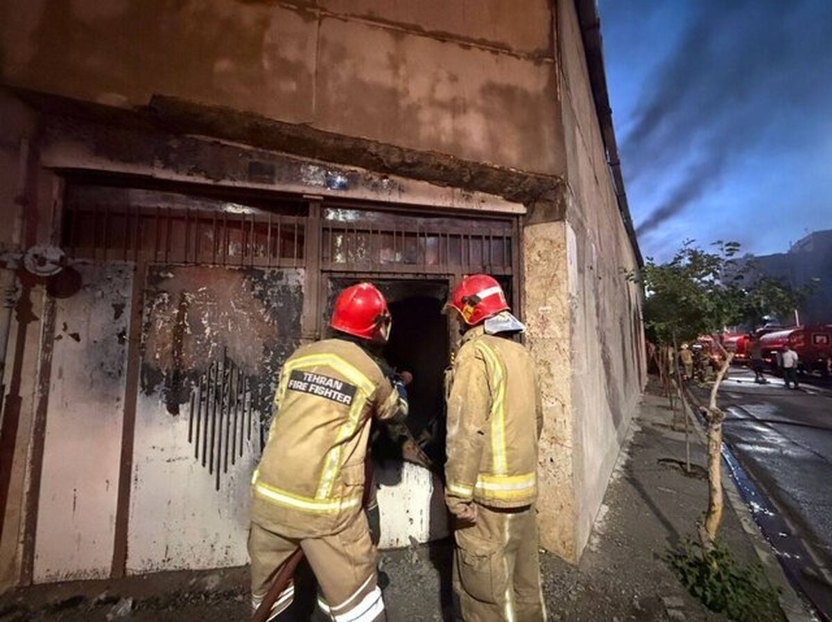 دودگرفتگی ۱۰ نفر در آتشسوزی منزل مسکونی در ورامین