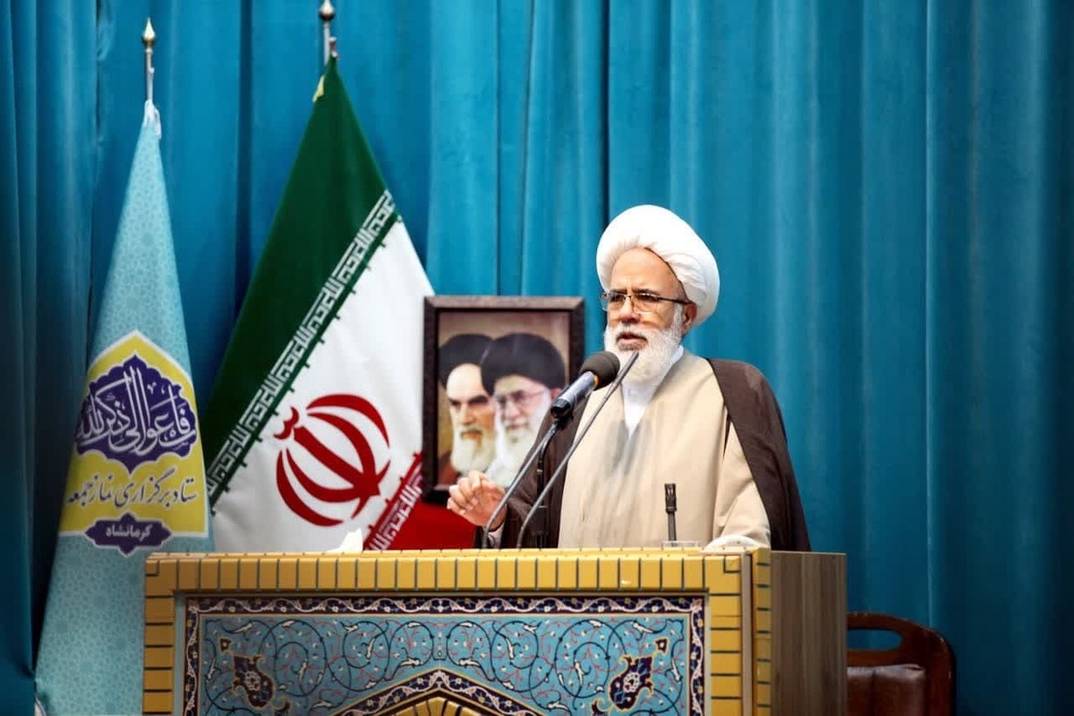 دشمن تمام تمرکزش را برای نا امیدی ملت و جوانان گذاشته است