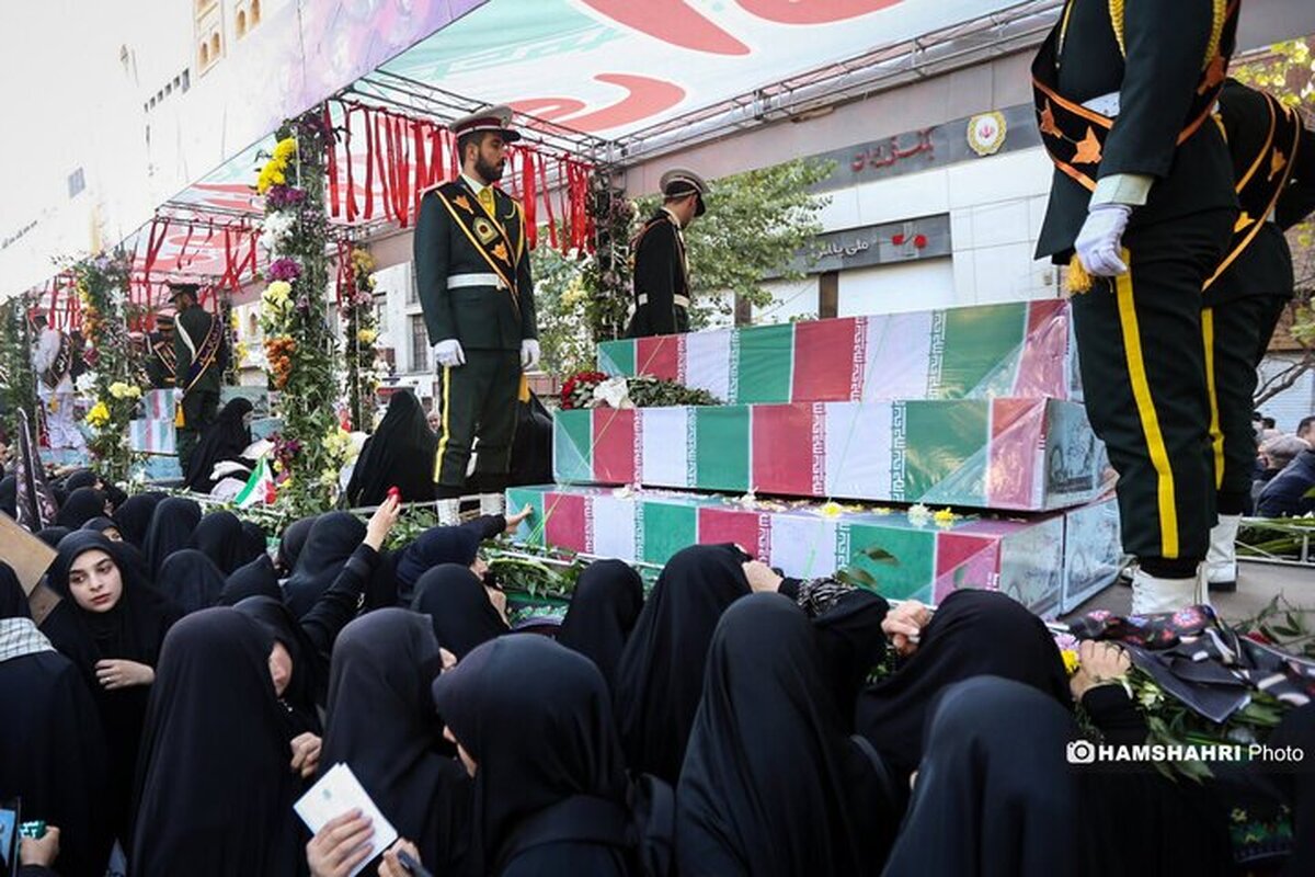 تشییع پیکر‌های مطهر ۳۰۰ شهید گمنام در سالروز شهادت حضرت زهرا (س)