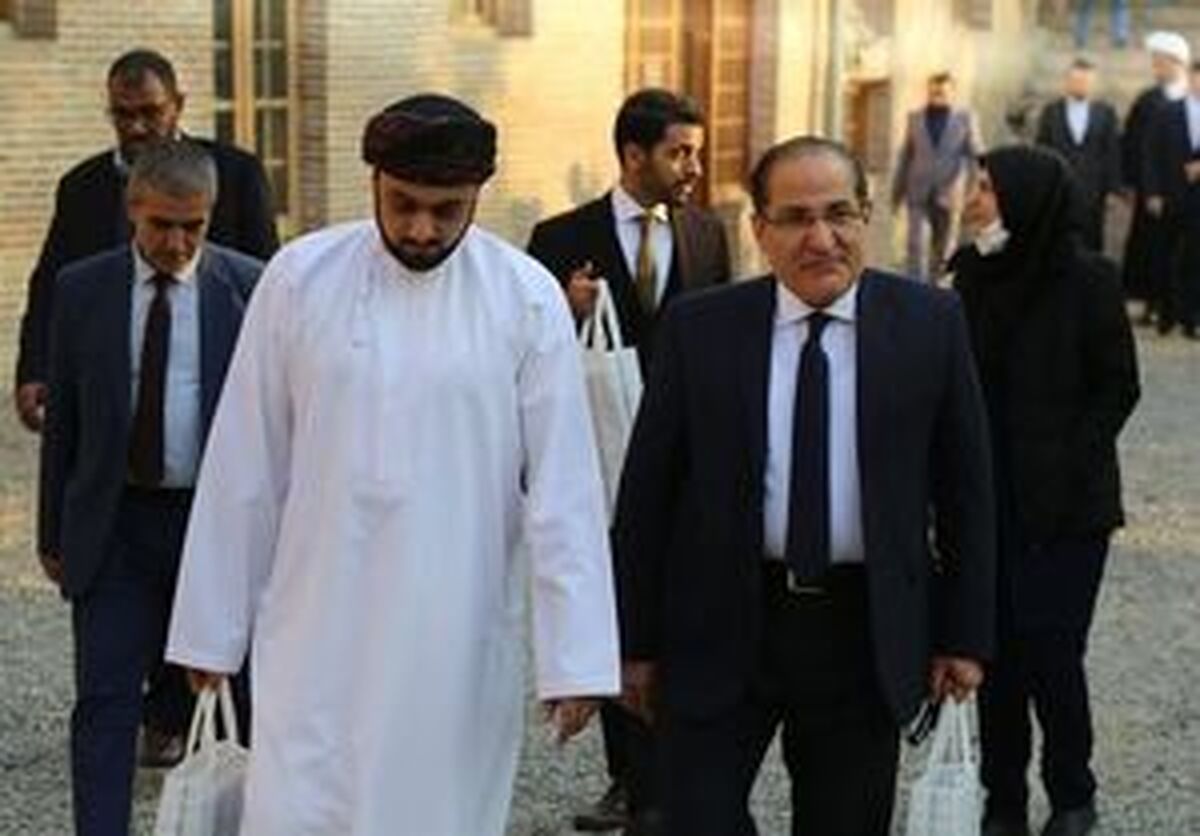 بازدید نمایندگان سازمان‌های بین‌المللی از نمایشگاه جنگ ۱۲ روزه