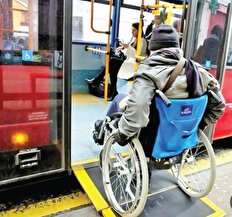 پیاده و سواره مسیر‌های ویژه معلولان را اشغال کرده‌اند! 