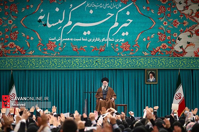 دیدار هزاران نفر از زنان و دختران با رهبر انقلاب