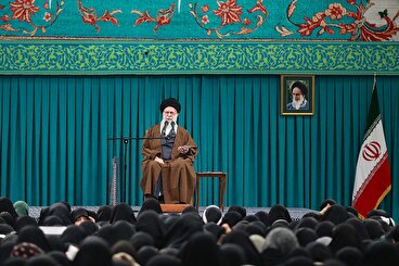 رهبر انقلاب: فرهنگ سرمایه‌داری غرب همه کار خلاف را درباره زنان انجام می‌دهد اسمش را می‌گذارد آزادی!