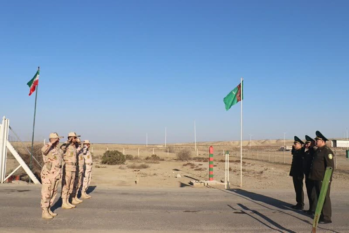 ملاقات مرزی بین مرزبانان کشور ایران و ترکمنستان در سالن ملاقات مرزی هنگ اترک