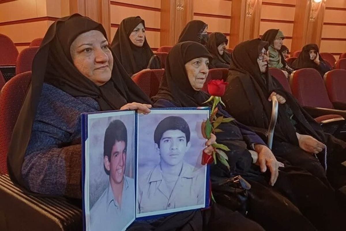 صبر و استقامت خانواده‌های شهدا شناسنامه ملت ایران است