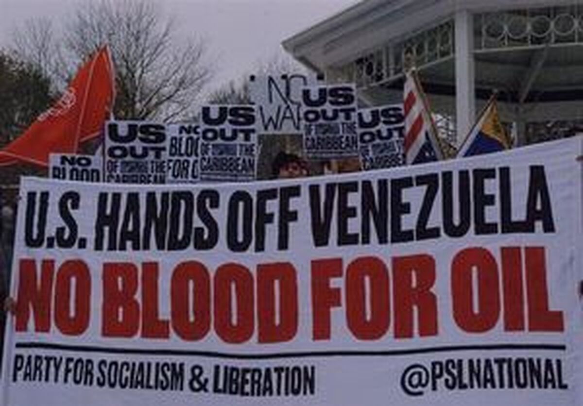 تجمع مقابل کاخ سفید در مخالفت با اقدامات آمریکا علیه ونزوئلا