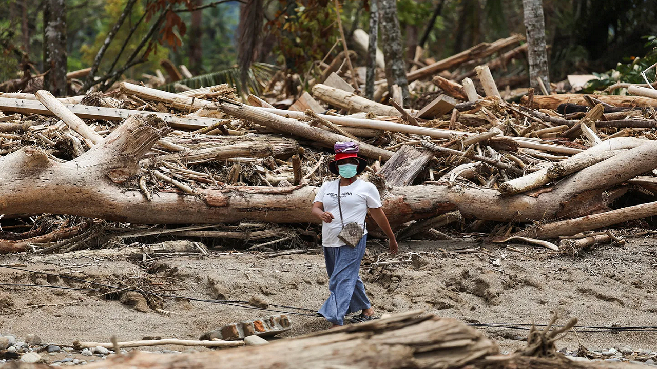 سیل و رانش زمین در آسیا جان بیش از ۱۷۰۰ نفر را گرفت