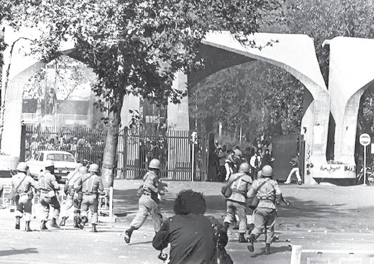 «۱۶ آذر» خط مبارزه با استکبار است، خطا نکنیم