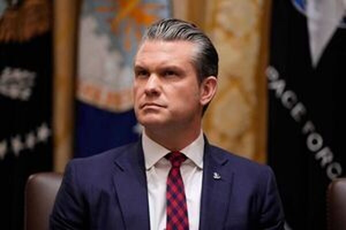 واکنش وزیر جنگ آمریکا به سوالات خبرنگاران درباره حمله به ونزوئلا