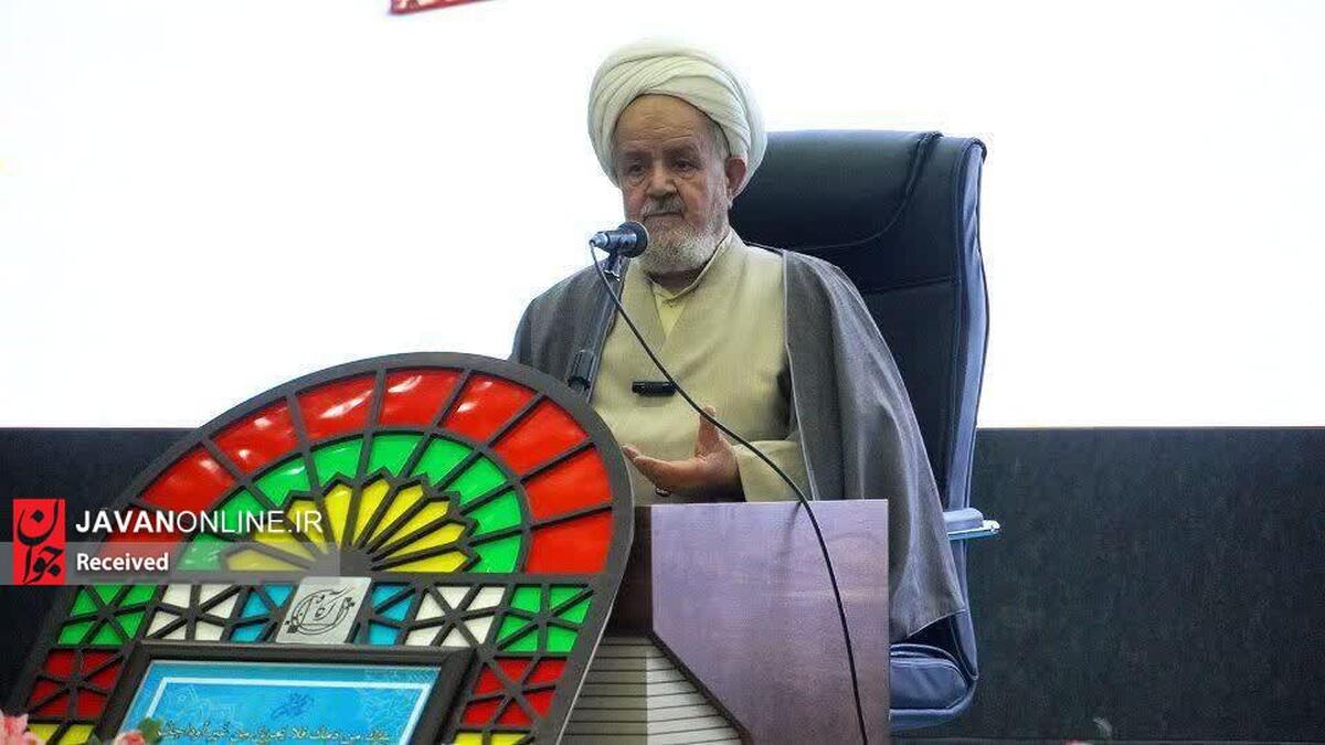 اقامه نماز در قوانین و ساختارها پیش‌بینی شود