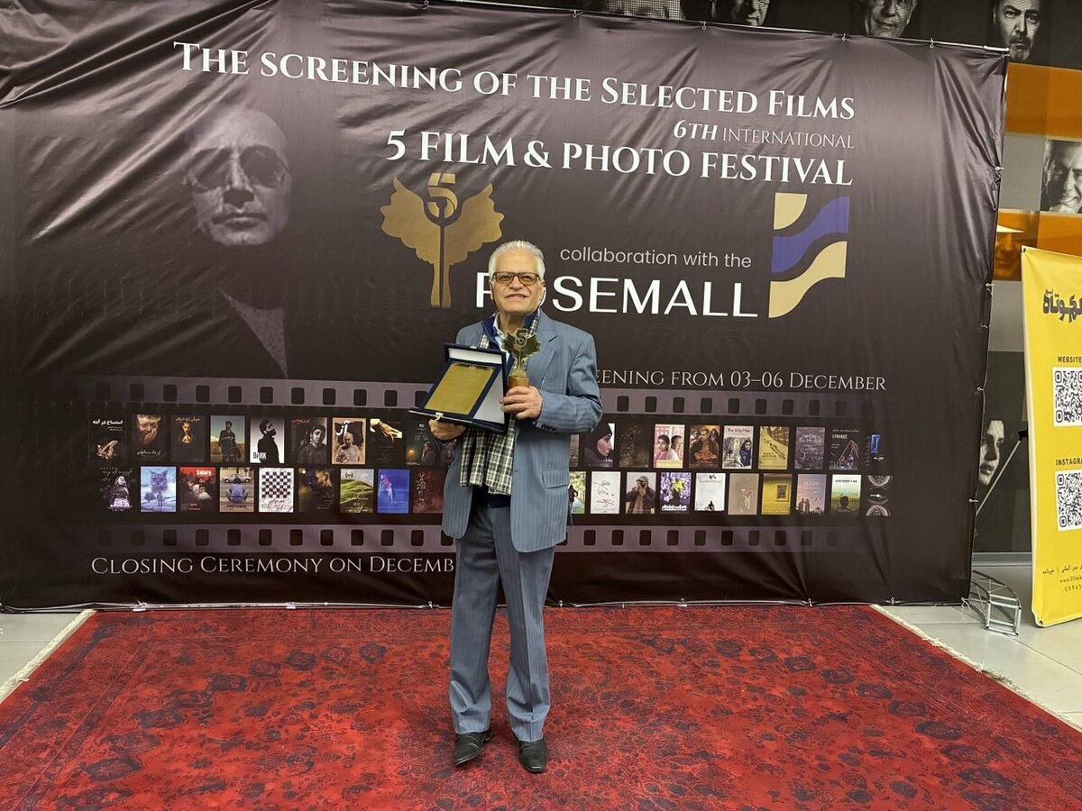 اهدای نشان درخت طلای عباس کیارستمی به عباس یاری/ منتقدی که عاشق سینما است