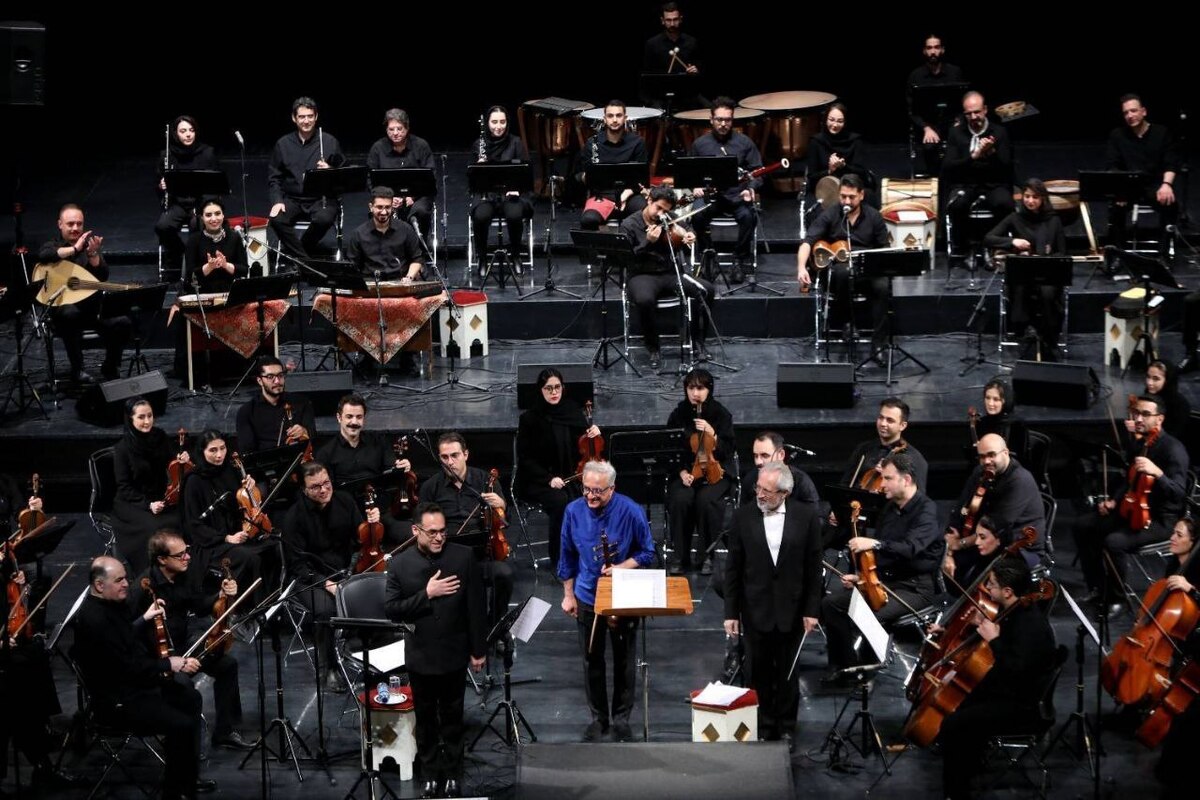 نغمه کمانچه سعید فرج‌پوری و آواز وحید تاج در میان نت‌های ارکستر موسیقی ملی ایران / موسیقی ایرانی در تالار وحدت پیچید