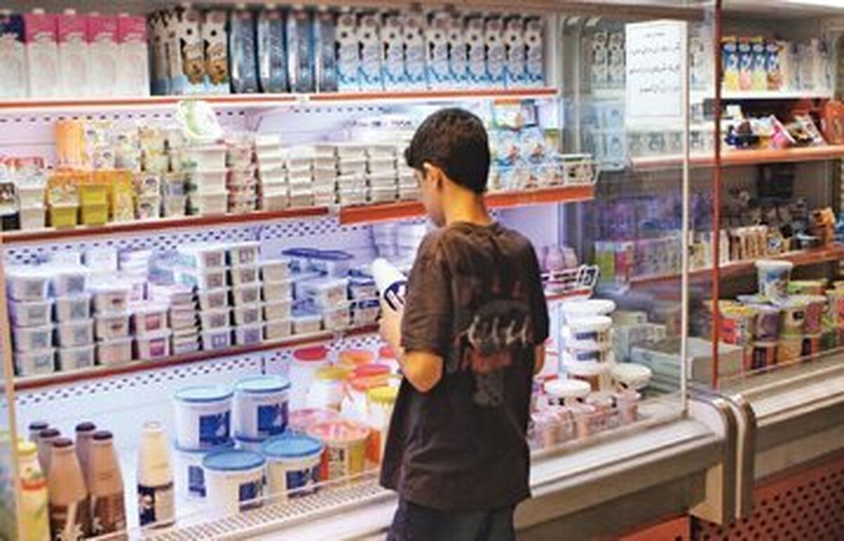 سرانه مصرف لبنیات در ایران در یک دهه ۸۰ کیلو کاهش داشته است
