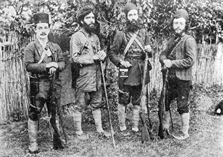 هر دو بردار شدند، اما این کجا و آن کجا؟