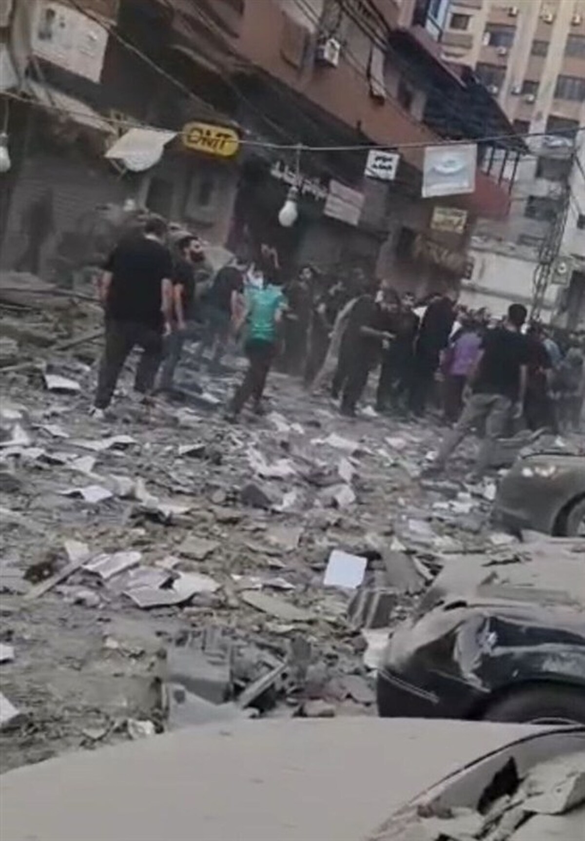 یک شهید و ۲۱ زخمی در حمله صهیونیست‌ها به ضاحیه بیروت