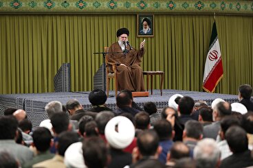 تأکید رهبر انقلاب بر لزوم تغییر آرایش رسانه‌ای و تبلیغاتی در مقابل جبهه فراگیر دشمن