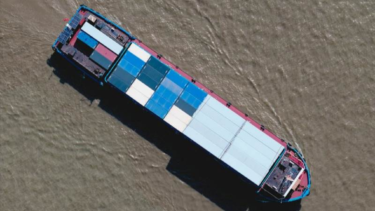 ادعای وال استریت ژورنال:
آمریکا محموله نظامی از چین به مقصد ایران را در اقیانوس هند توقیف کرد